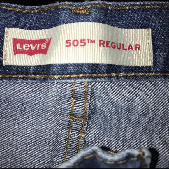 Size 14 woman’s Levi jeans - Picture 2 of 3